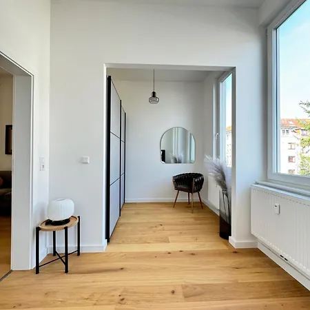 Bremer Flat Two *